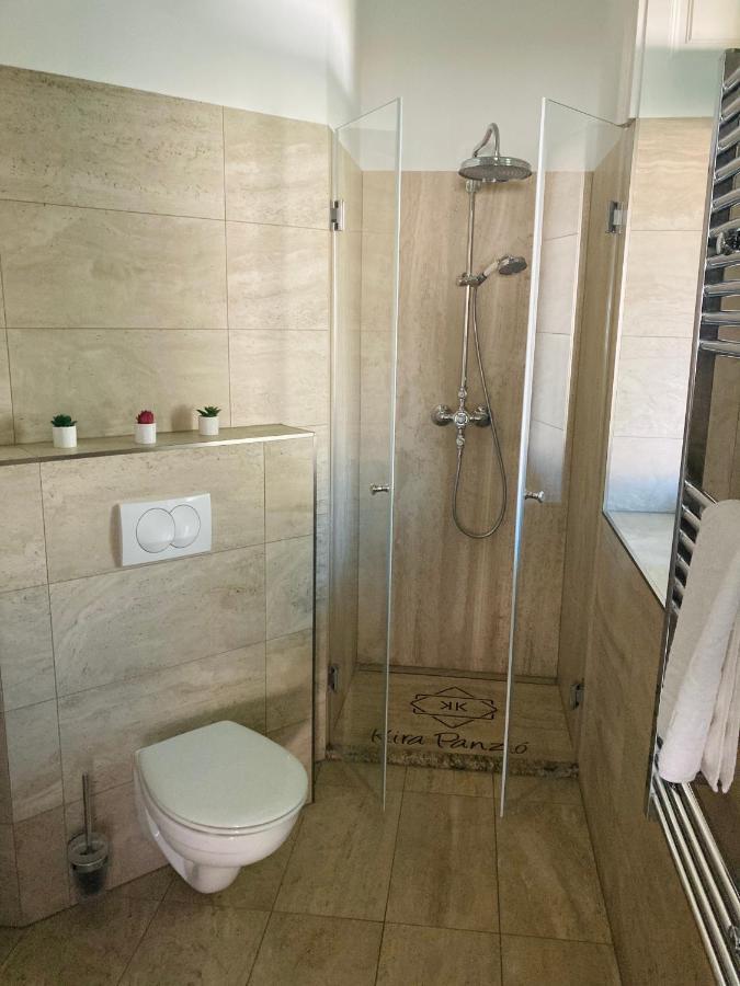 Kira Panzio Bed & Breakfast Lengyeltoti Eksteriør bilde