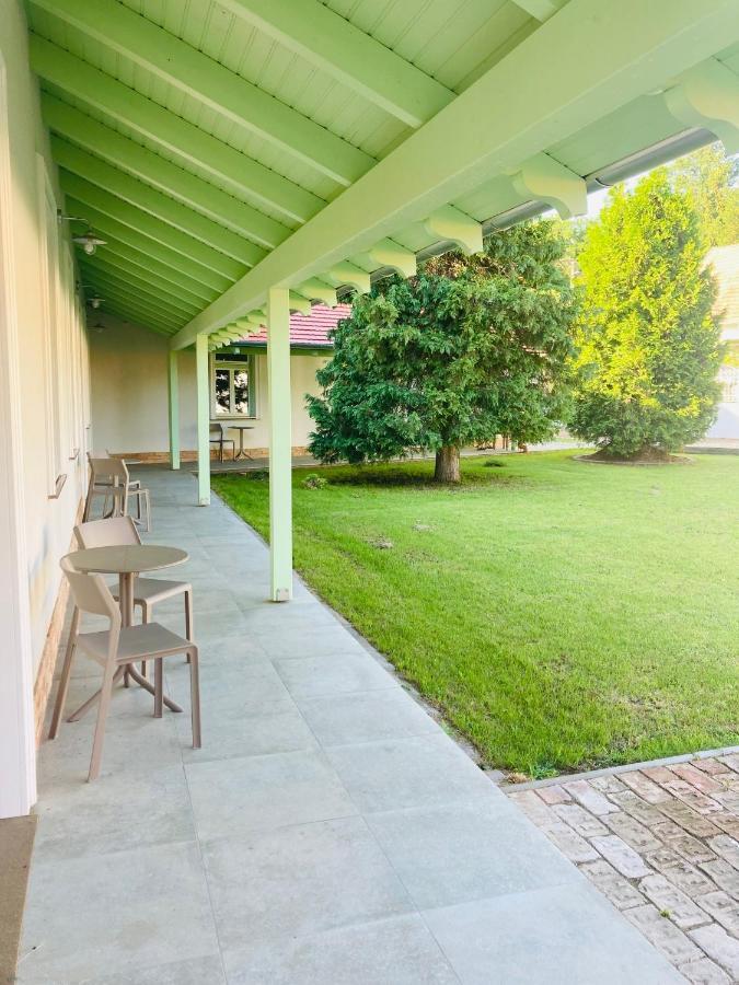 Kira Panzio Bed & Breakfast Lengyeltoti Eksteriør bilde