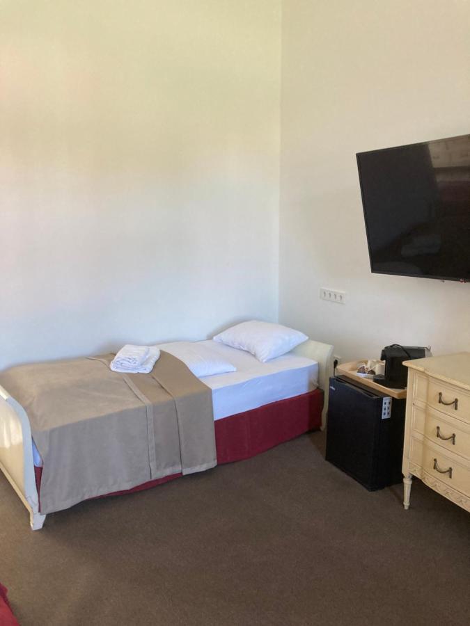 Kira Panzio Bed & Breakfast Lengyeltoti Eksteriør bilde