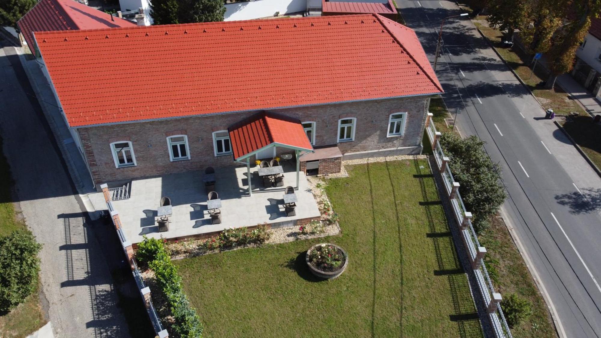 Kira Panzio Bed & Breakfast Lengyeltoti Eksteriør bilde